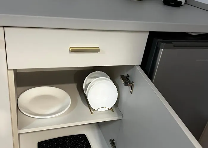 Lägenhet Avi Constanţa